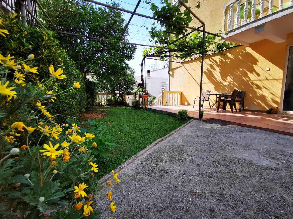 Apartments Vila Andja Sveti Stefan Esterno foto