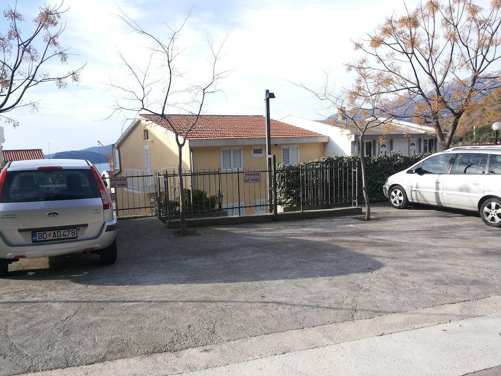 Apartments Vila Andja Sveti Stefan Esterno foto